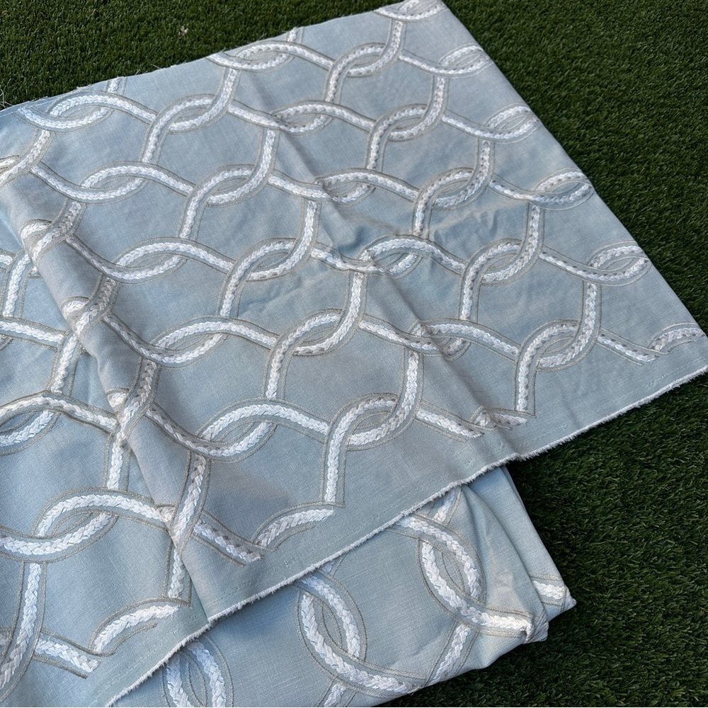 Kovi geometric upholstery fabric - Picture 5 of 8